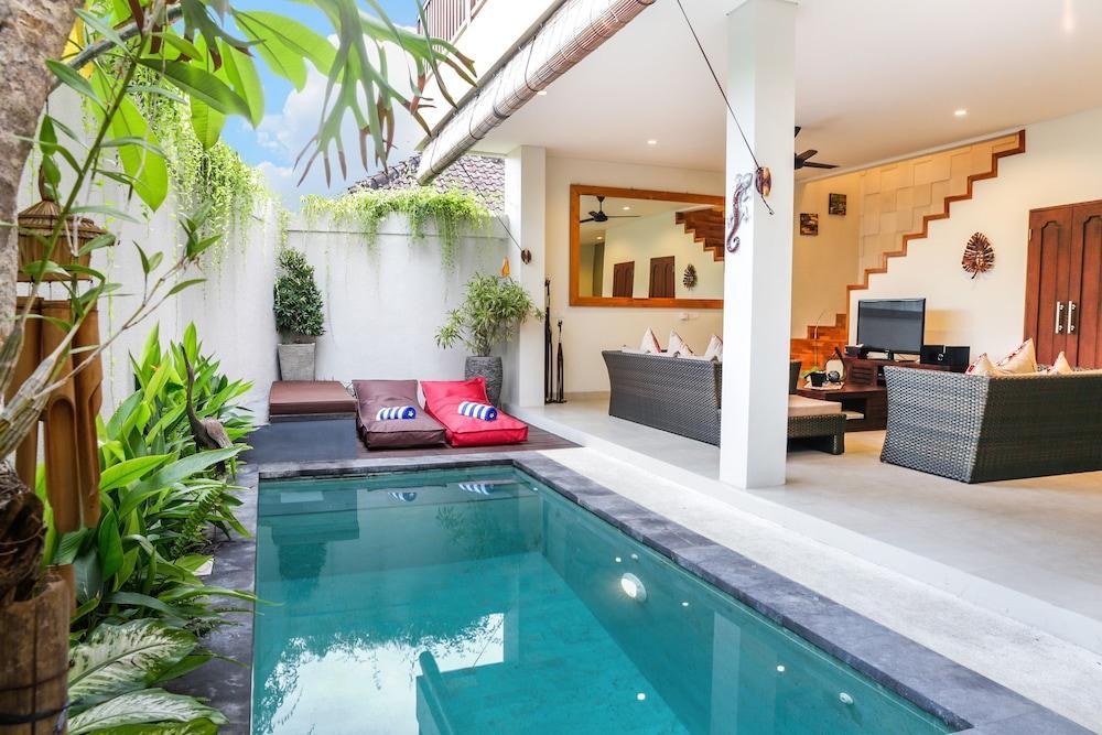 Aroha Boutique Villas Seminyak  Exterior photo